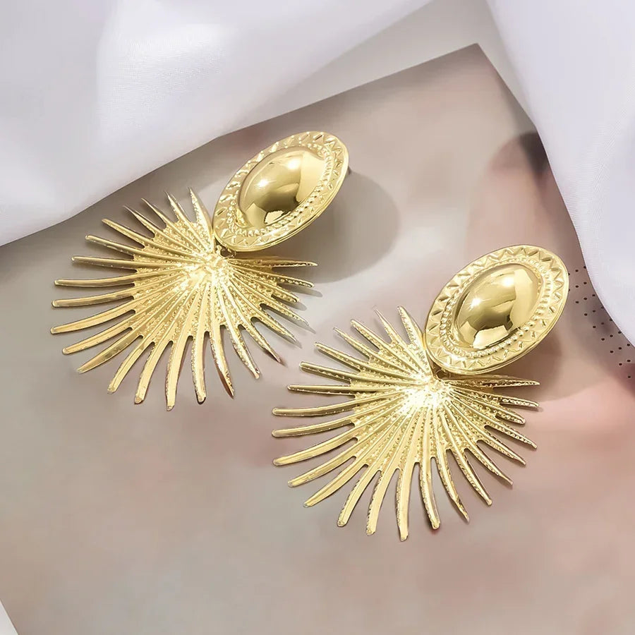 Oval Sun Hanging Ear Clip - Piña Colada