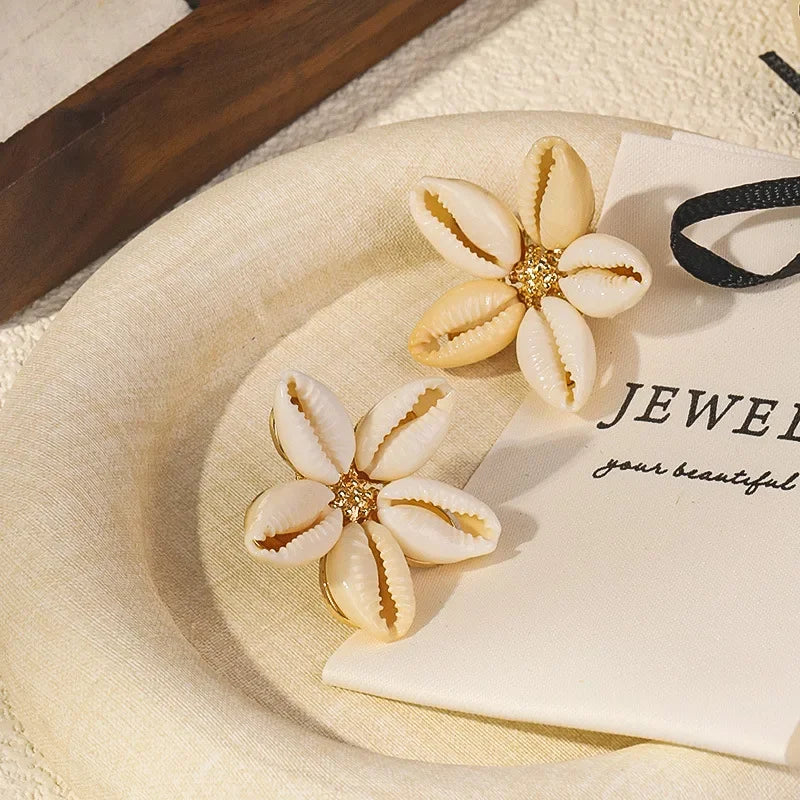 Shell Stud Earring - Piña Colada