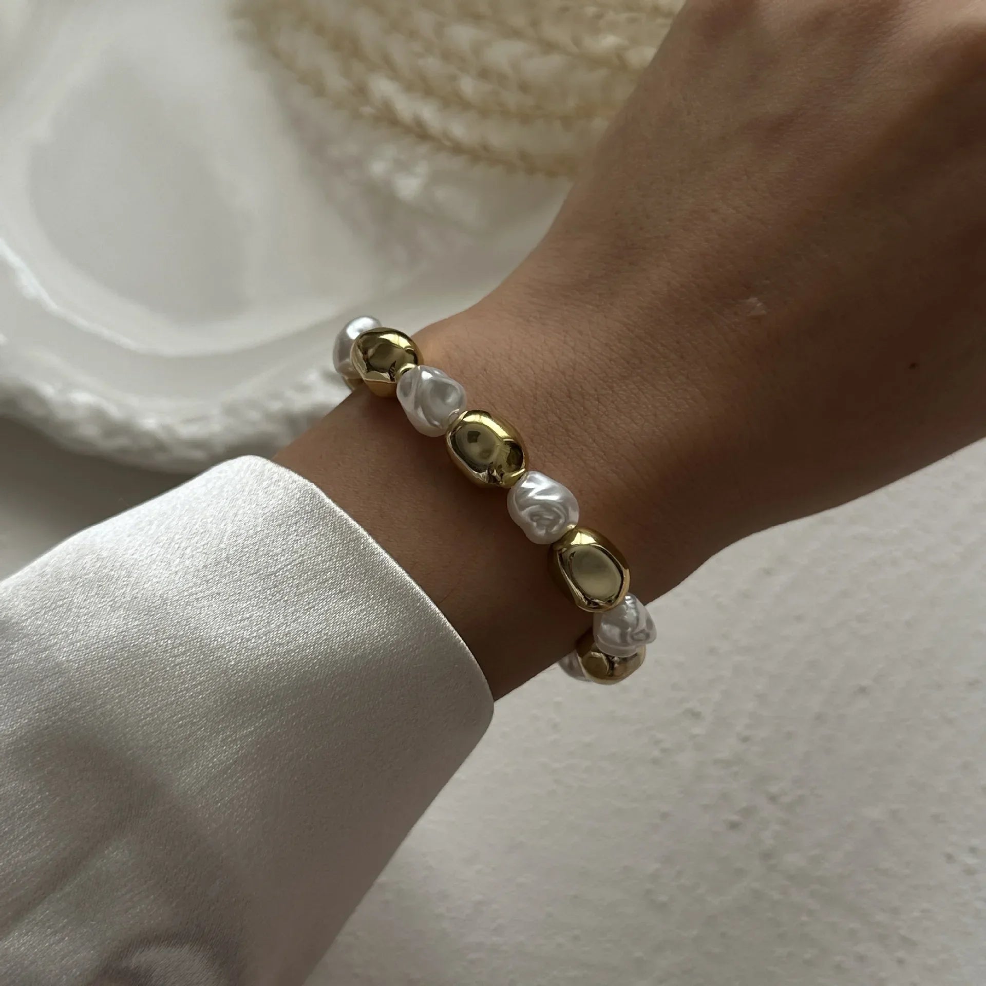 Vintage Metal Irregular Wave Twist Bracelet - Piña Colada