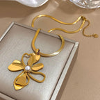 Trendy Hollow Flower Pearl Necklace - Piña Colada