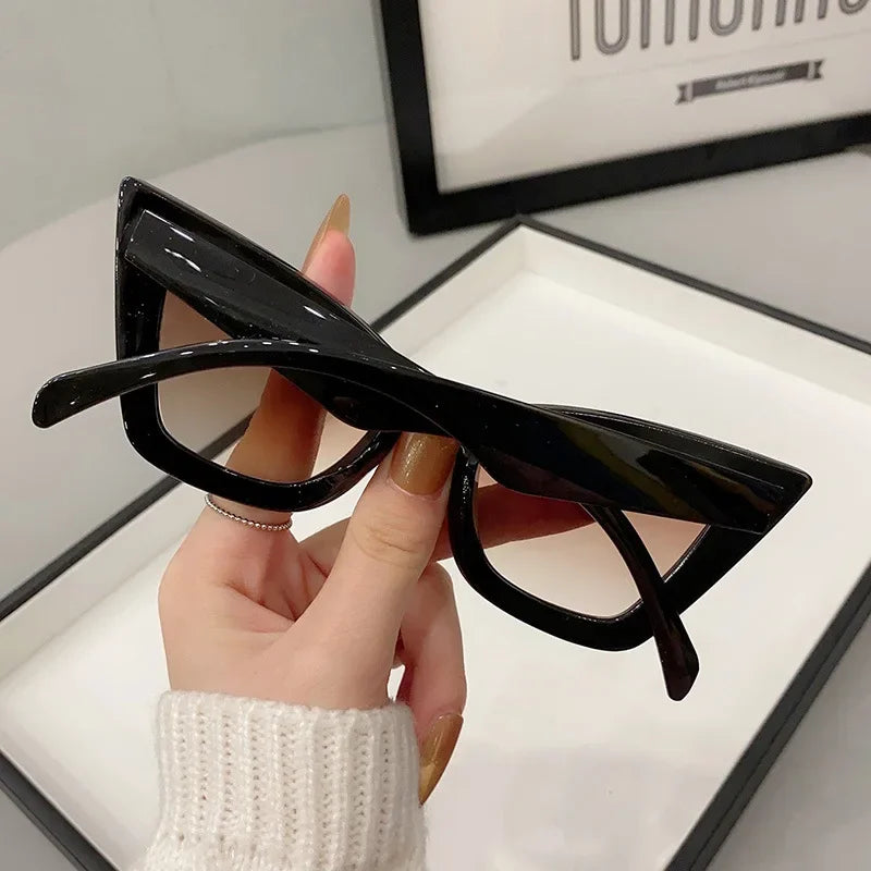 Trendy Cat Eye Mirror Sunglasses for Women - Piña Colada