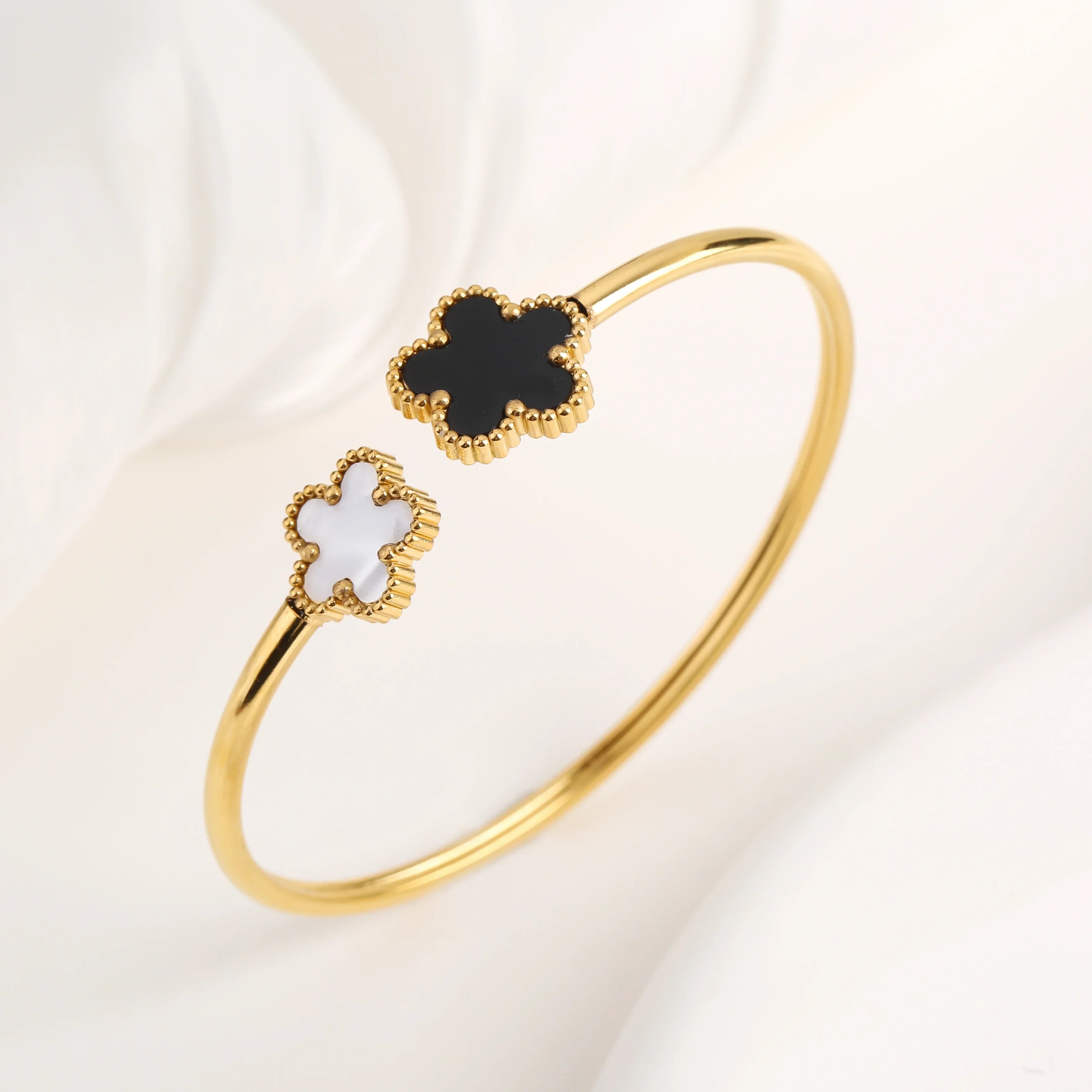 Lucky Stainless Steel Five Leaf Flower Bangle Ring - Piña Colada