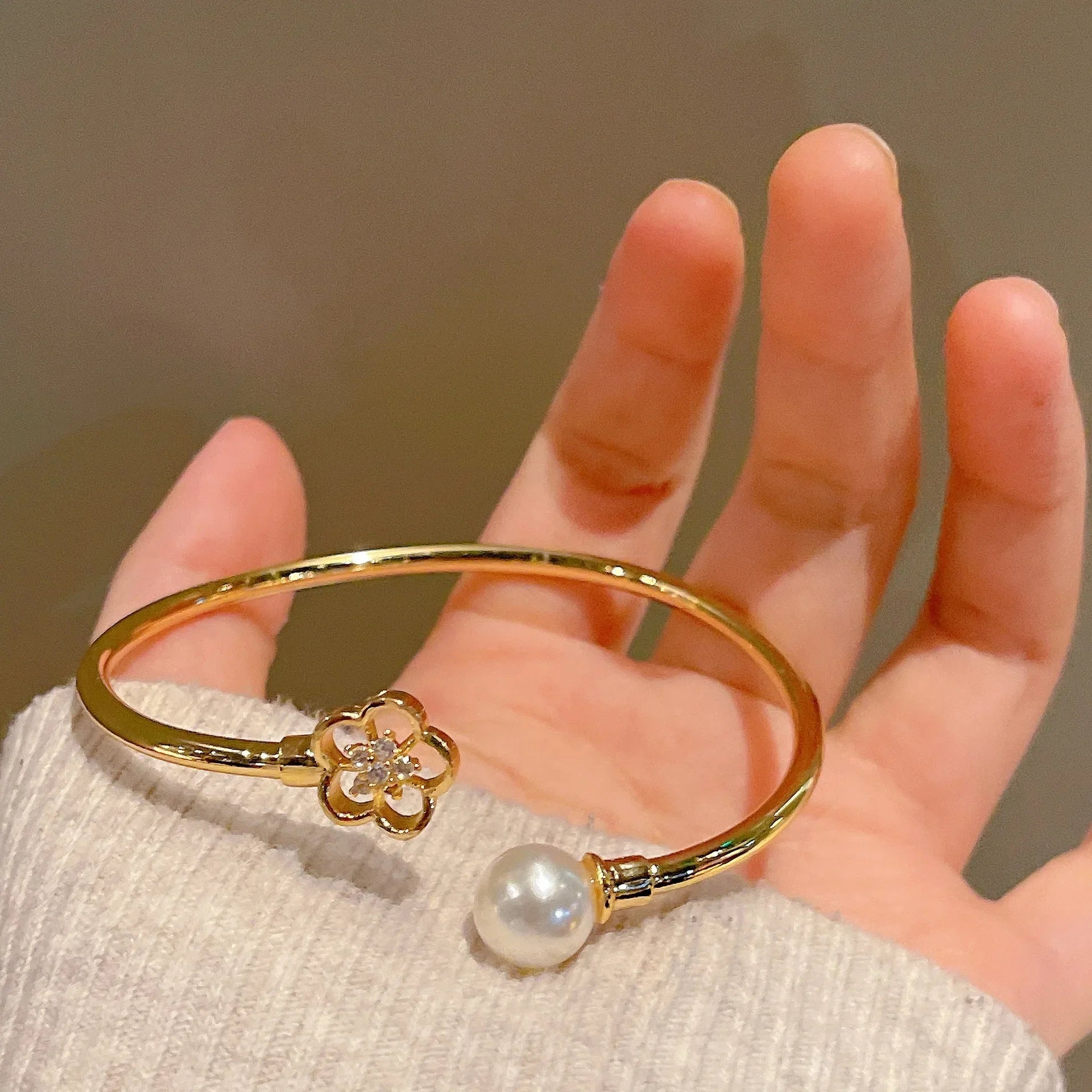 Luxury Rotatable Zircon Four-Leaf - Piña Colada