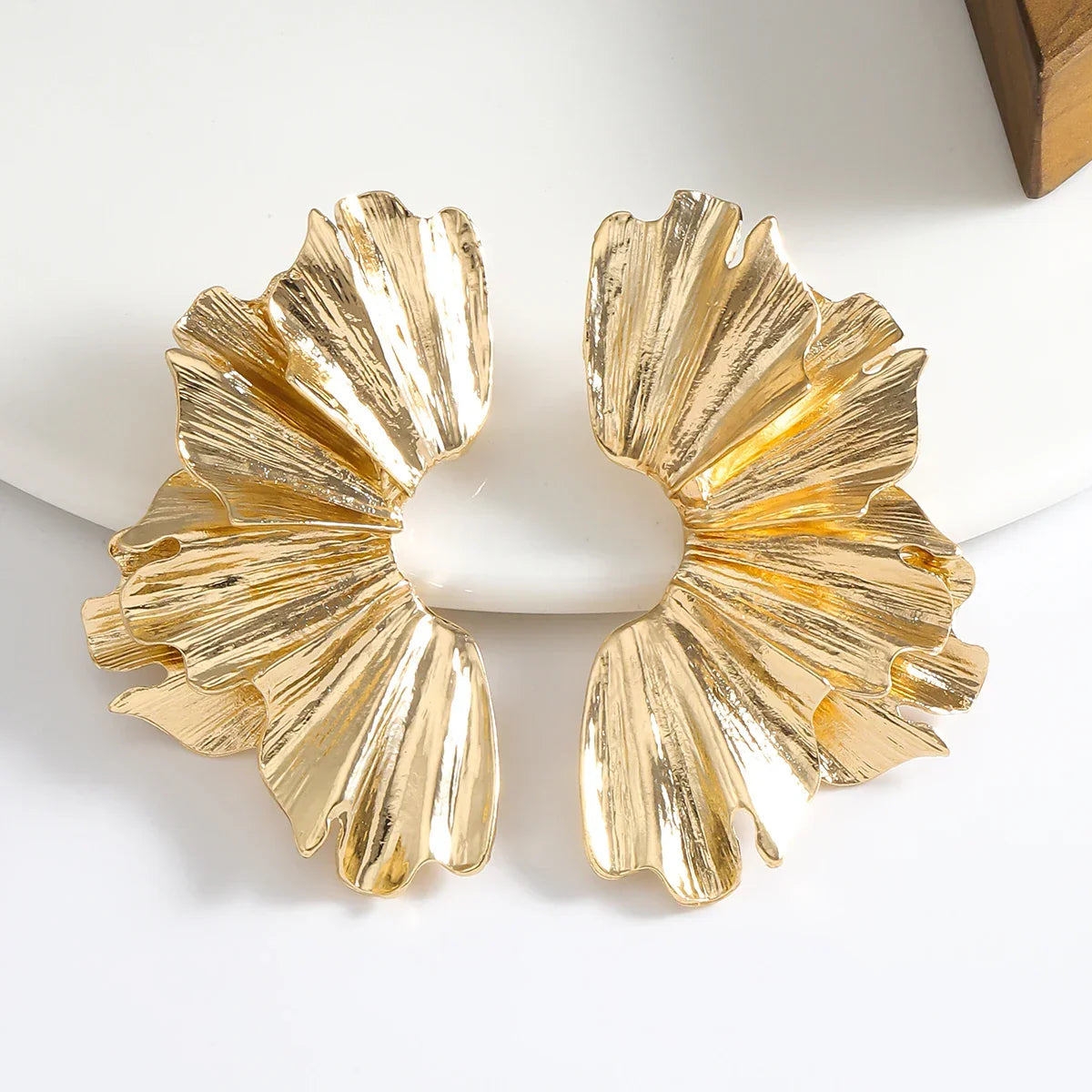 Elegant Gold Irregular Geometric Flower Drop Earrings – Vintage Statement Jewelry for Women - Piña Colada