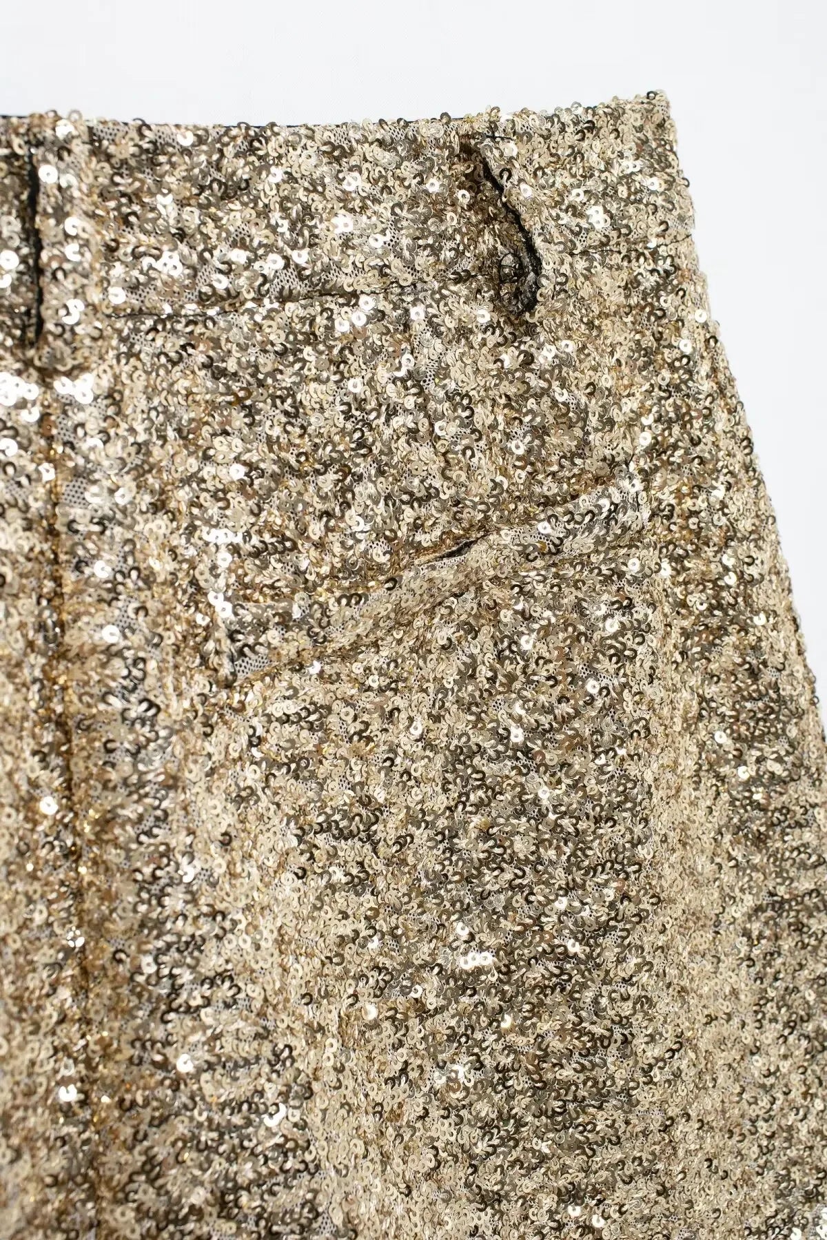 Sequins Mid-waist Casual Shorts - Piña Colada