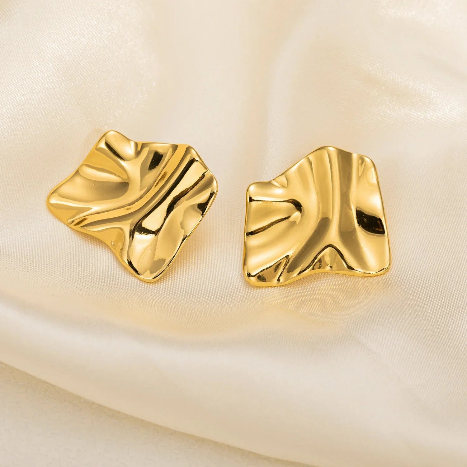 Vintage Gold Color Irregular Earrings - Piña Colada