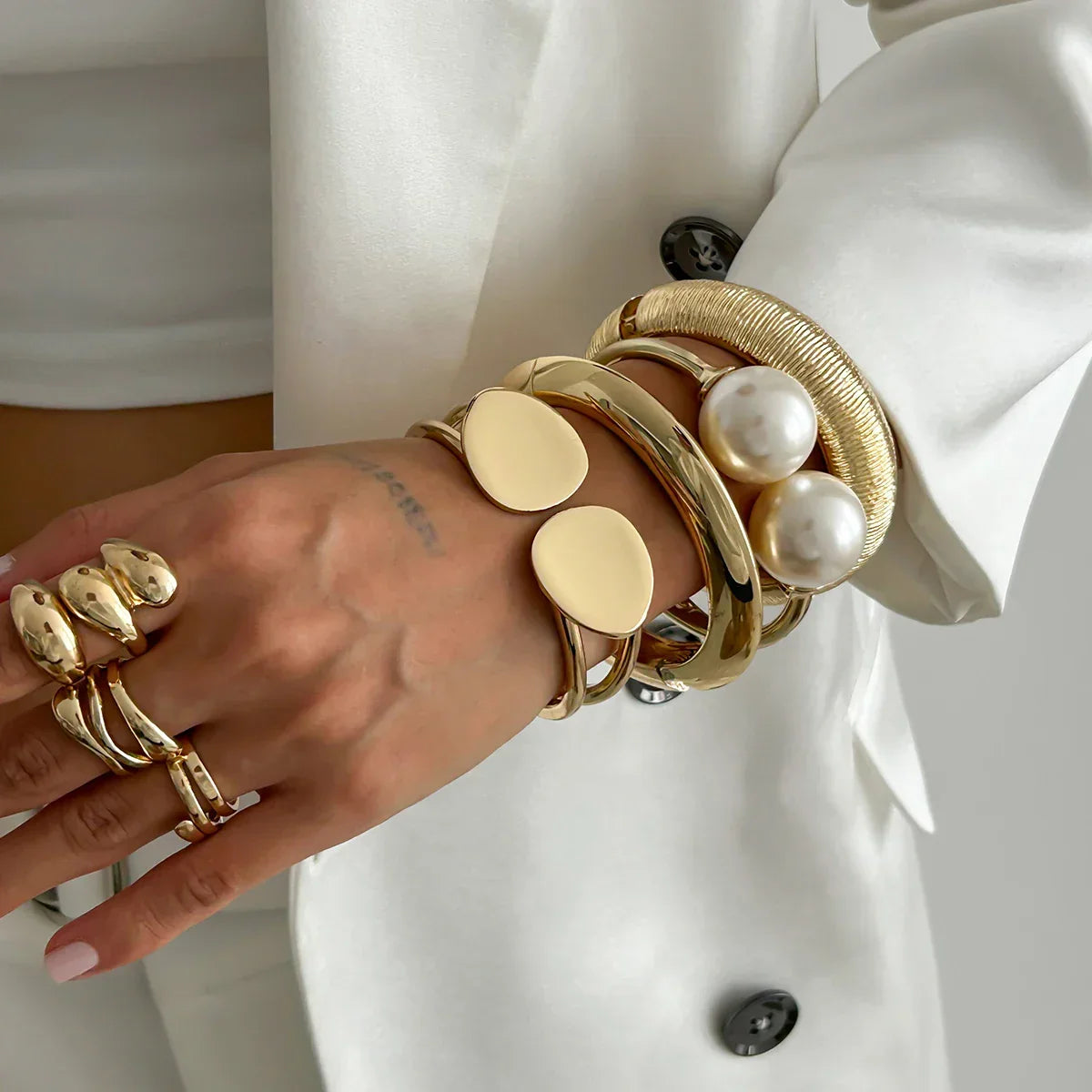Vintage Creative Gold Color Bangles - Piña Colada