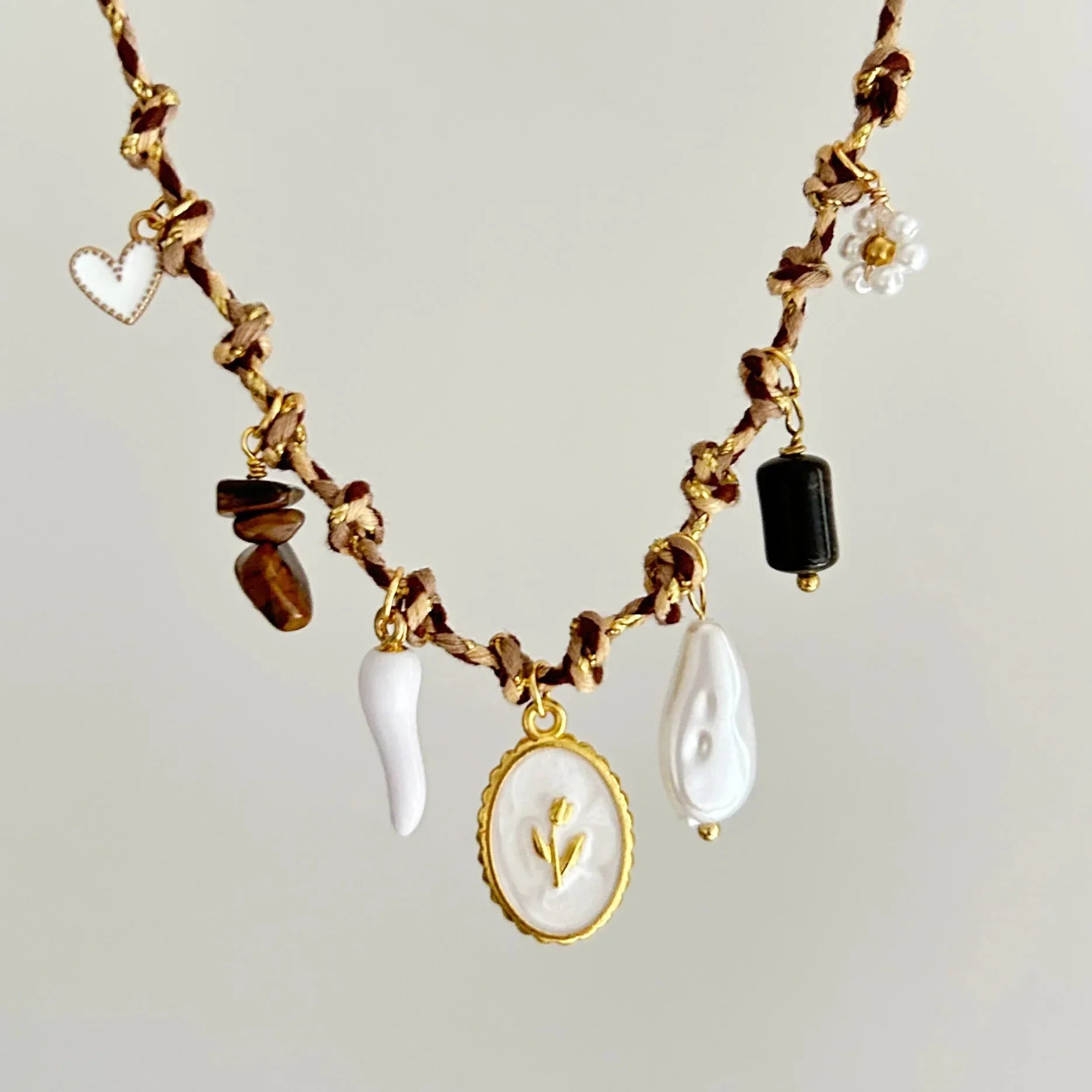 Beach Style Turtle & Starfish Pendant Necklace - Piña Colada