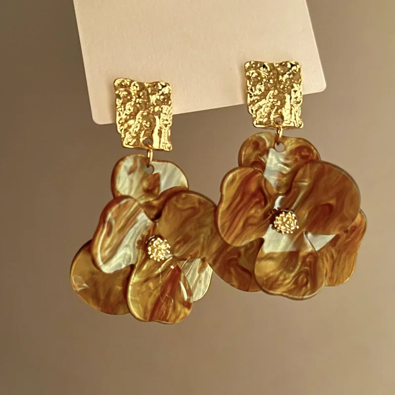 Vintage Acrylic Flower Petal Pendant - Piña Colada