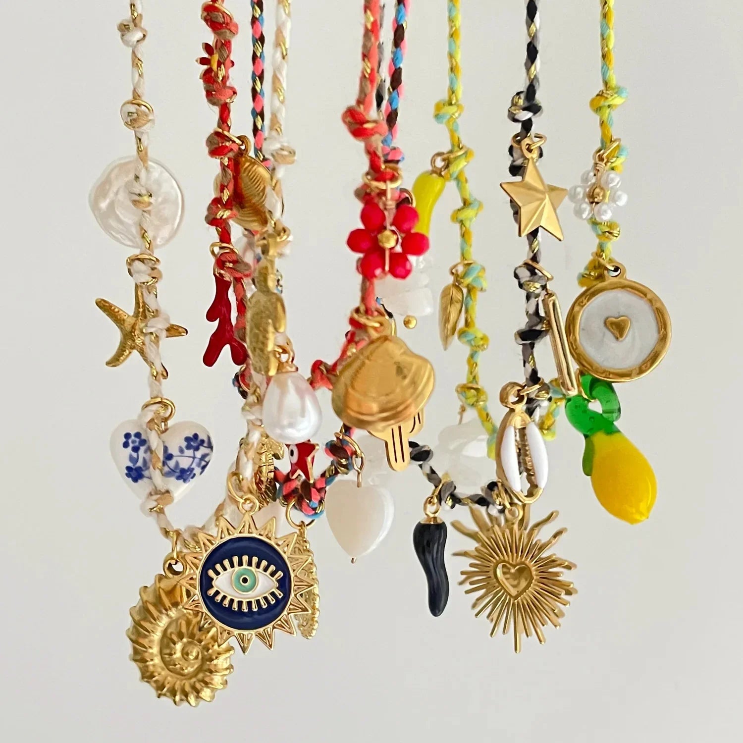 Beach Style Turtle & Starfish Pendant Necklace - Piña Colada