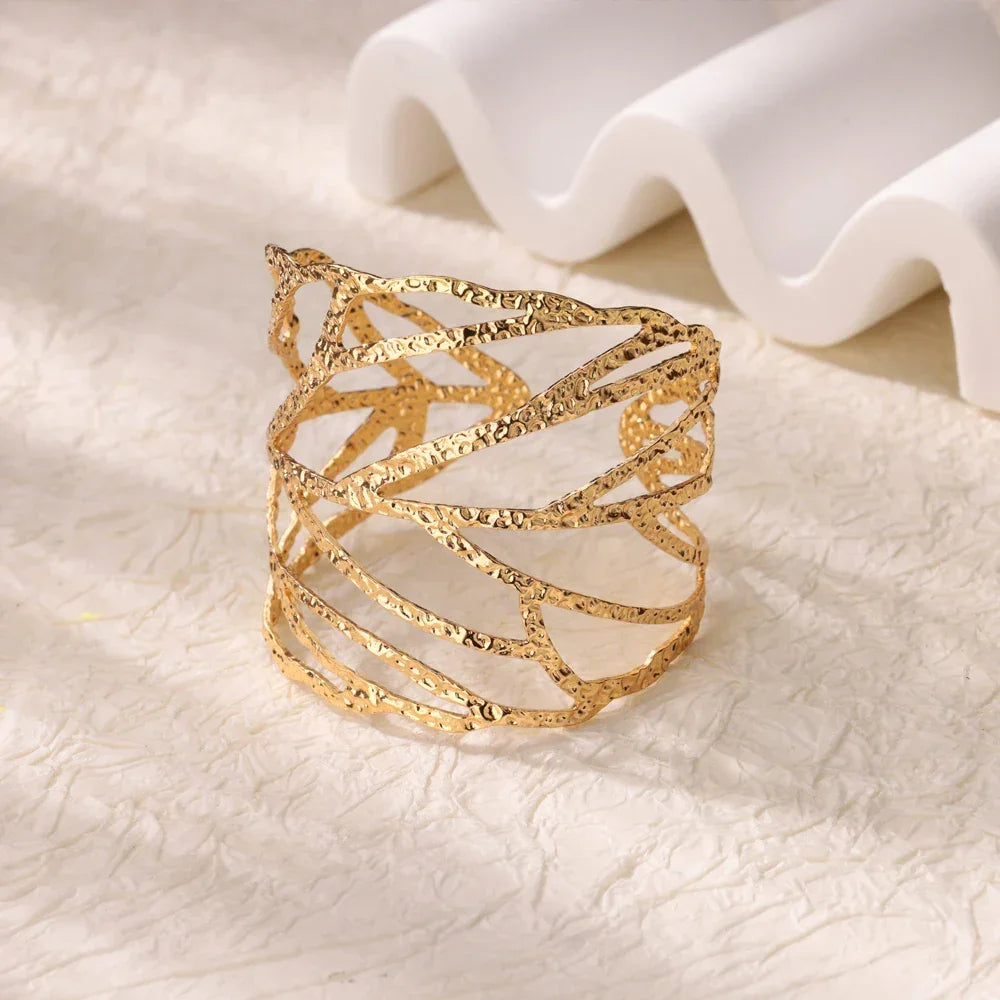 Vintage Gold Stainless Steel Hollow Leaf - Piña Colada