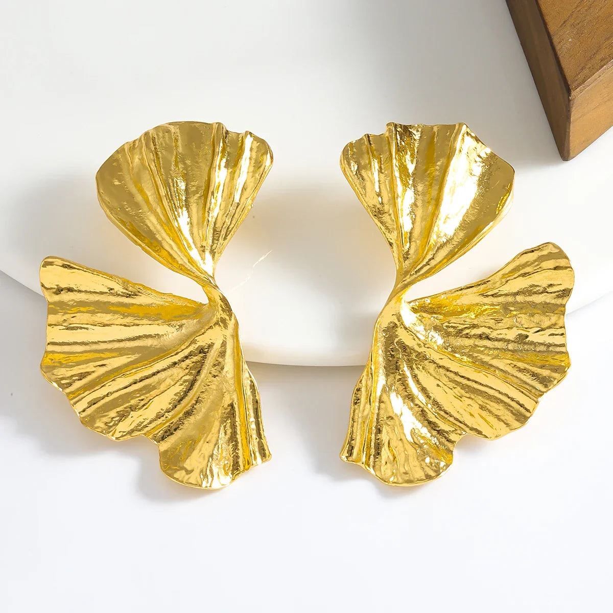 Elegant Gold Irregular Geometric Flower Drop Earrings – Vintage Statement Jewelry for Women - Piña Colada