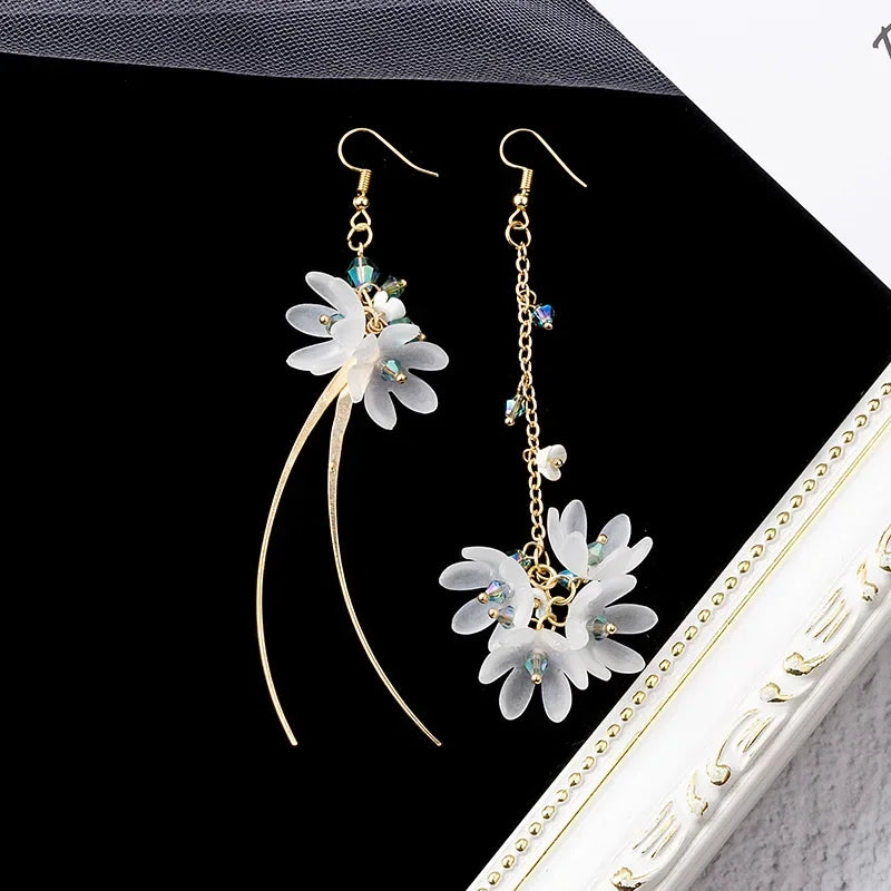 White Flower Tassel Earrings - Piña Colada