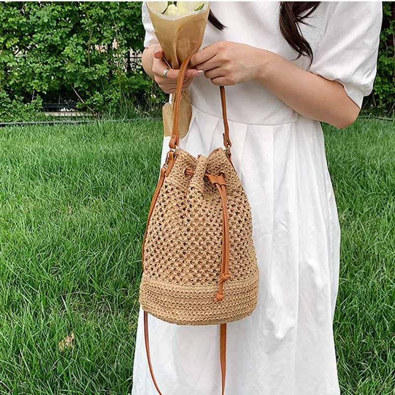 Braided Straw Bucket Bag - Piña Colada