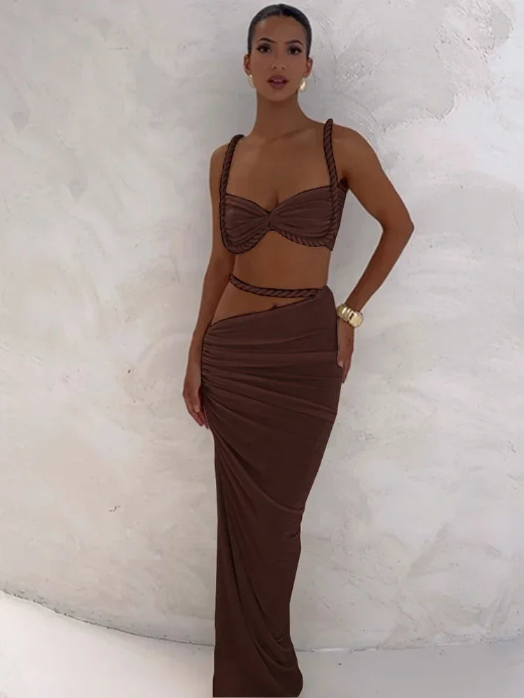 Backless Peter Pan Collar Maxi Dress – Sheath Fit Elegance - Piña Colada