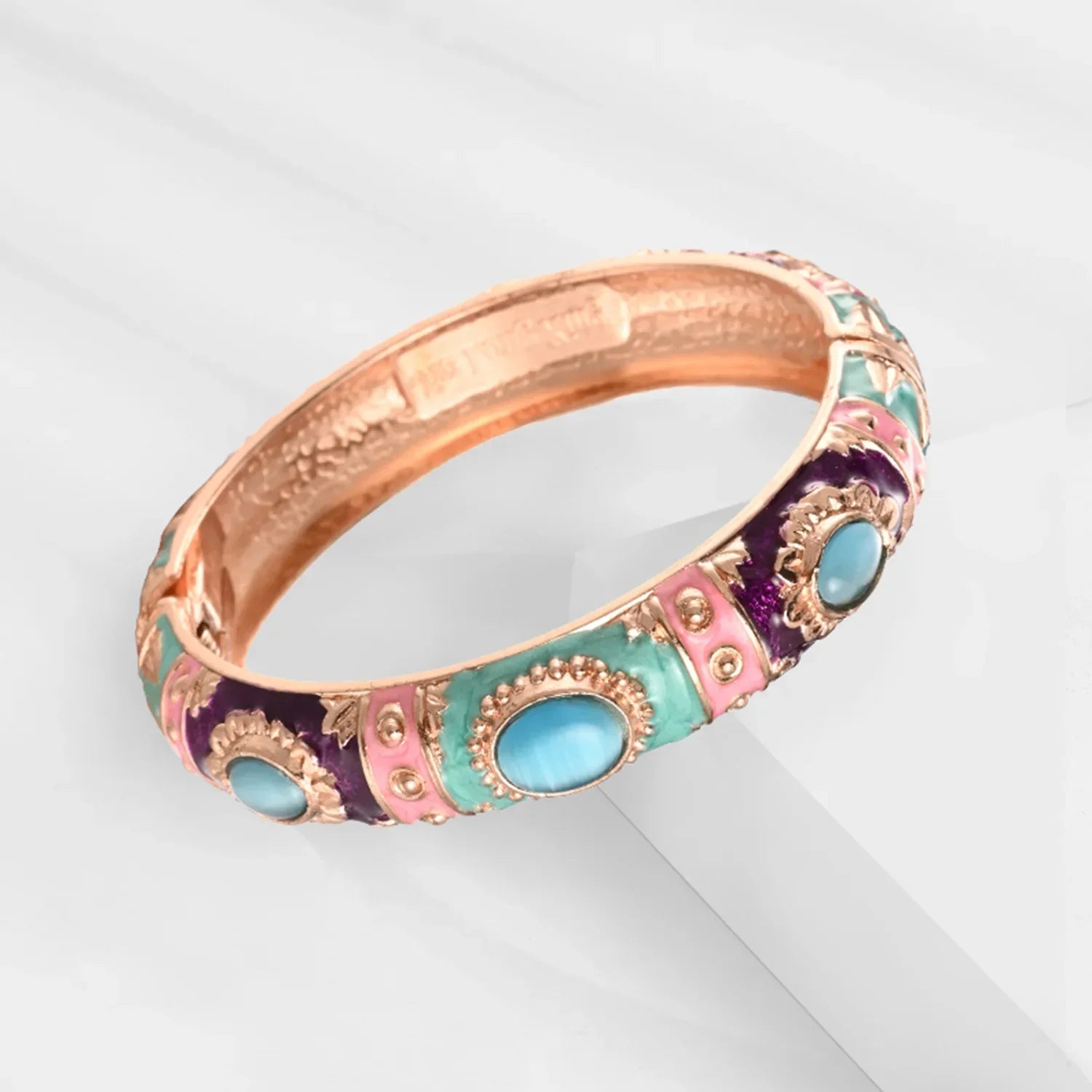 Bohemian Round Metal Bracelet - Piña Colada