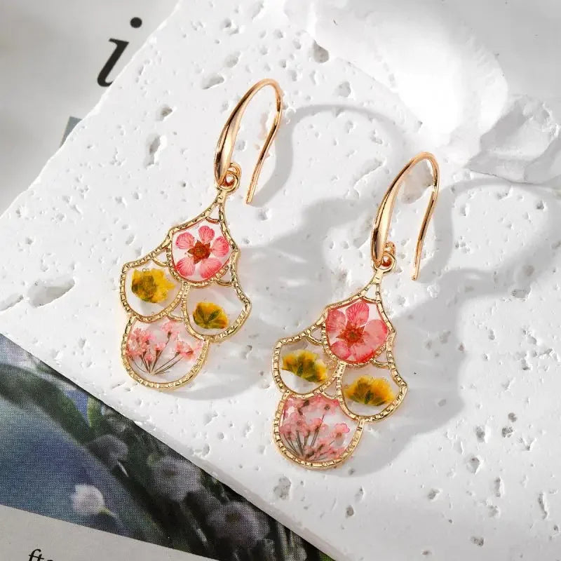 Natural Flower Dangle Earrings - Piña Colada