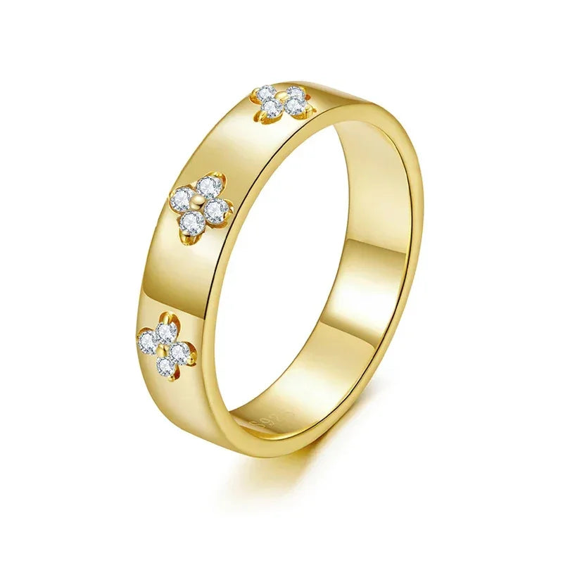 Lucky Clover Moissanite Ring - Piña Colada