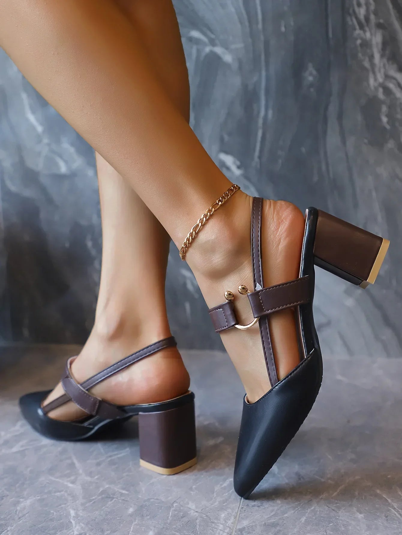 Elegant Pointed Toe Chunky Heel Sandals - Piña Colada