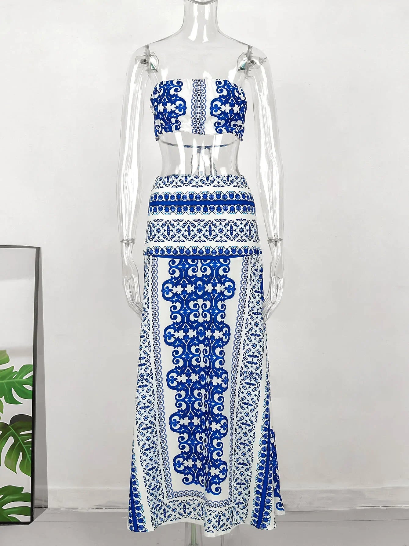 Hand-Painted Oversized 2-Piece Set – Backless Crop Top & Flowing Skirt - Piña Colada