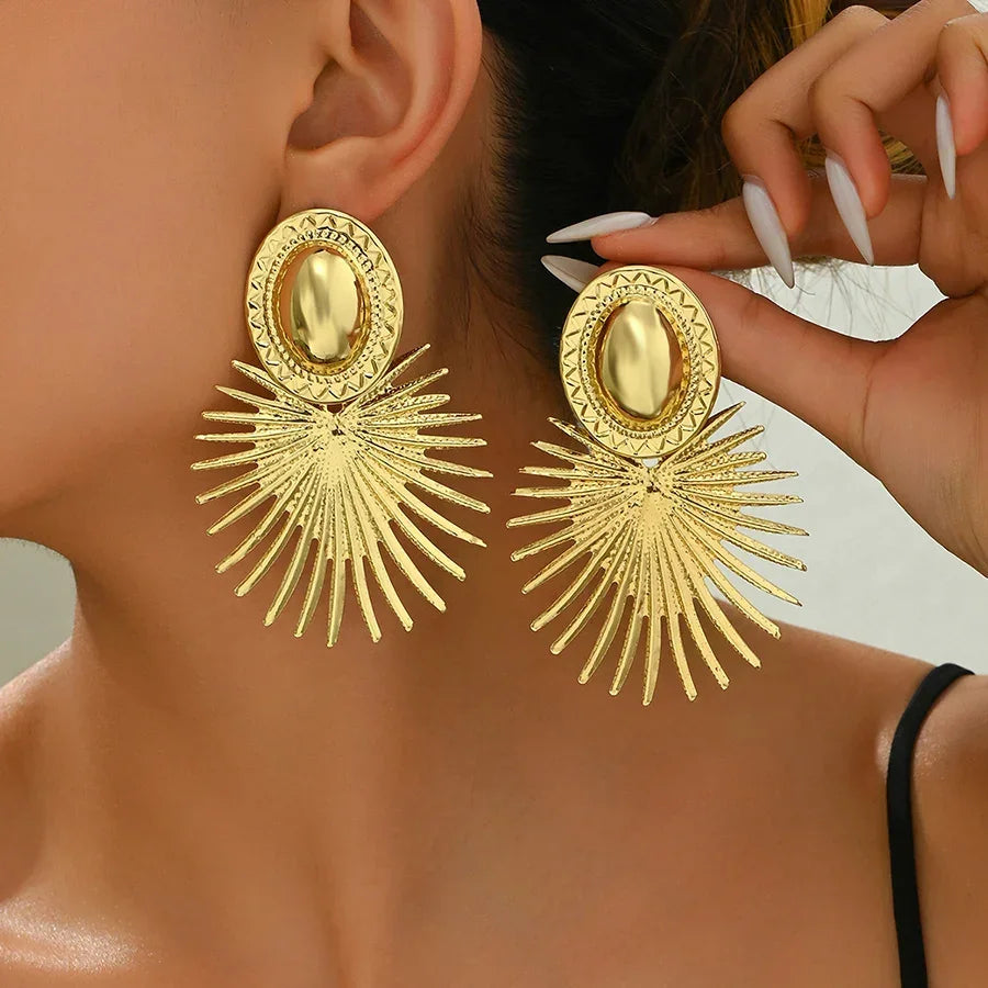 Oval Sun Hanging Ear Clip - Piña Colada