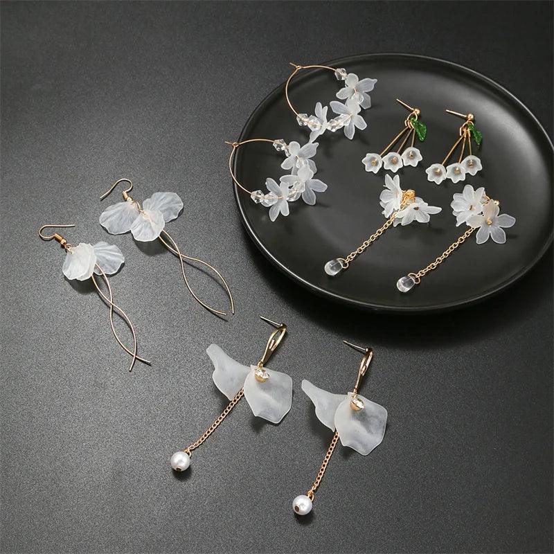 White Flower Tassel Earrings - Piña Colada