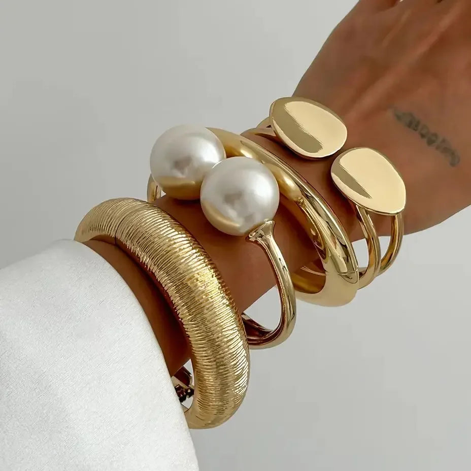 Vintage Creative Gold Color Bangles - Piña Colada