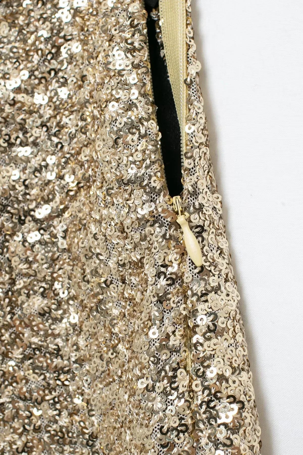 Sequins Mid-waist Casual Shorts - Piña Colada