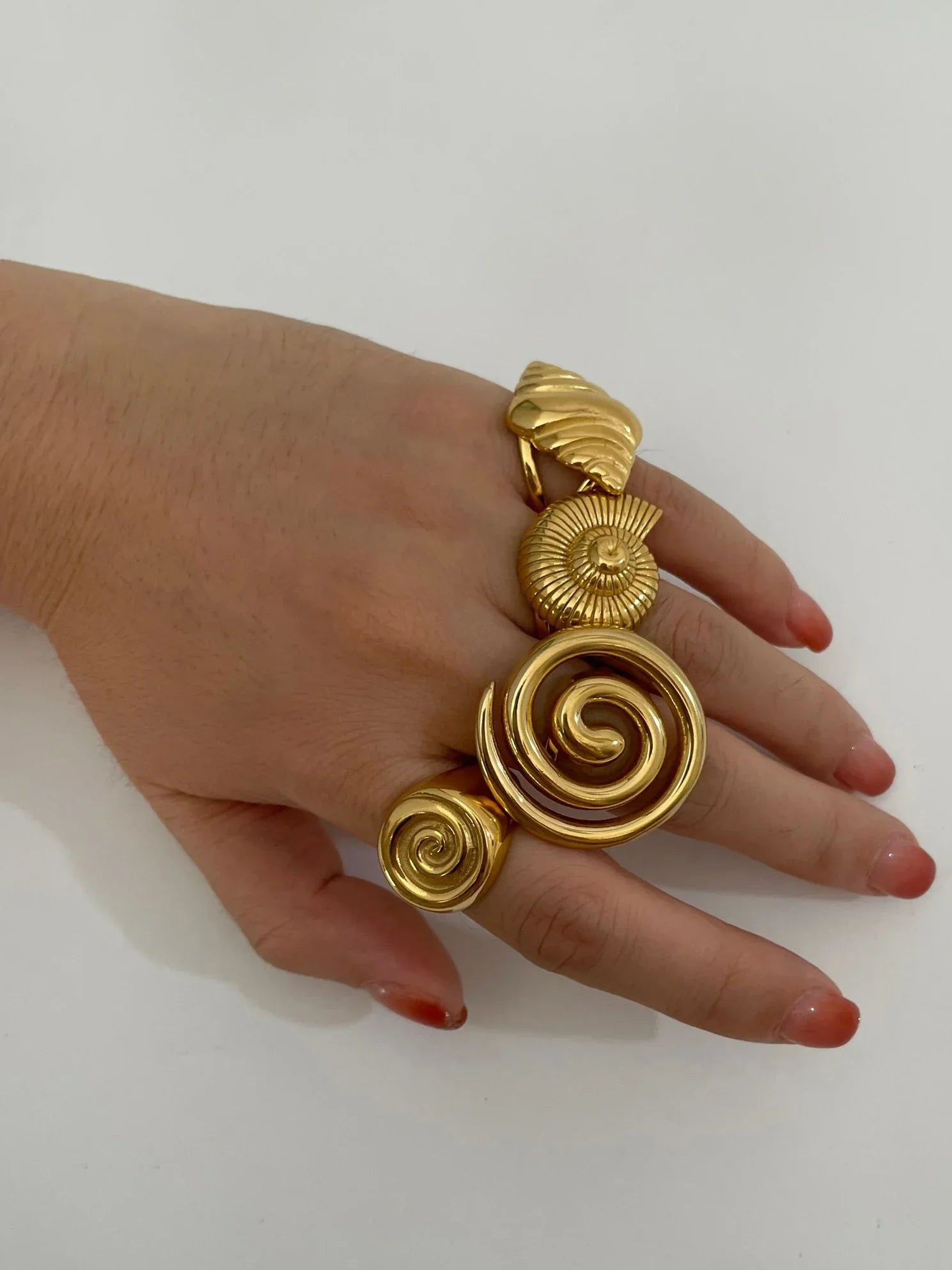 Conch Glossy Spiral Hollow Chunky Open Rings - Piña Colada