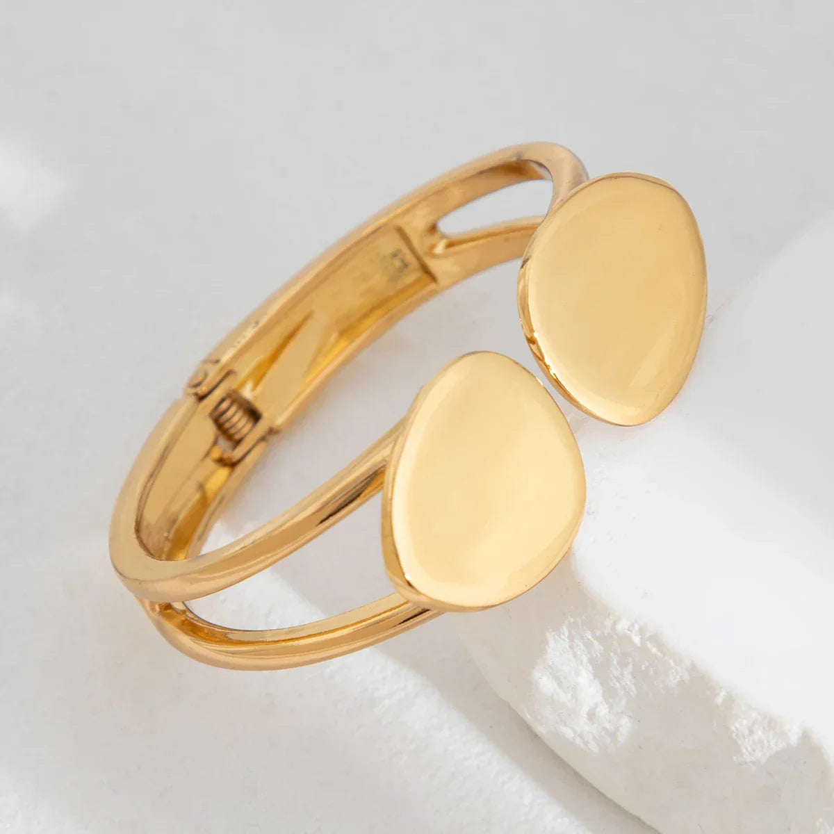 Vintage Creative Gold Color Bangles - Piña Colada