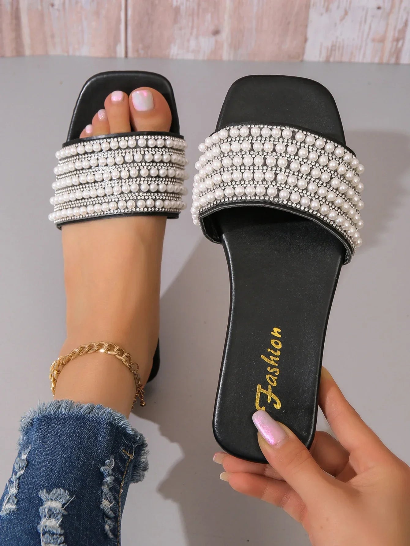 Minimalist Gladiator Flat Sandals - Piña Colada