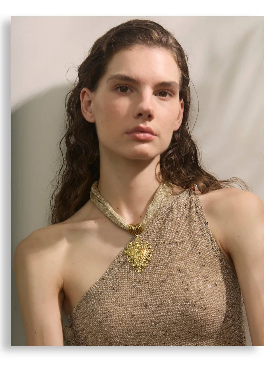 Gold Minimalist Heart Pendant Necklace