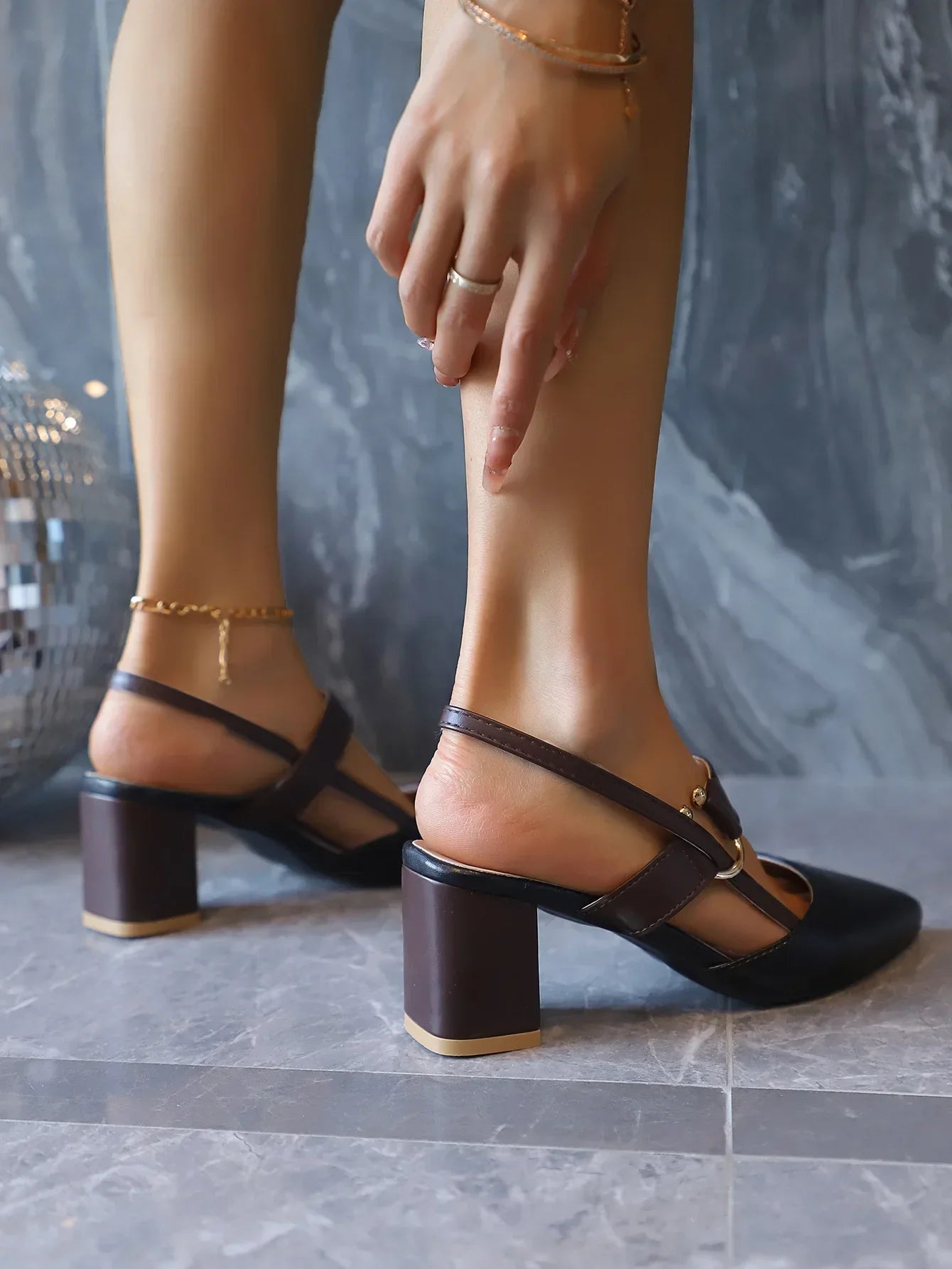 Elegant Pointed Toe Chunky Heel Sandals - Piña Colada