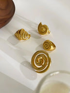Conch Glossy Spiral Hollow Chunky Open Rings - Piña Colada