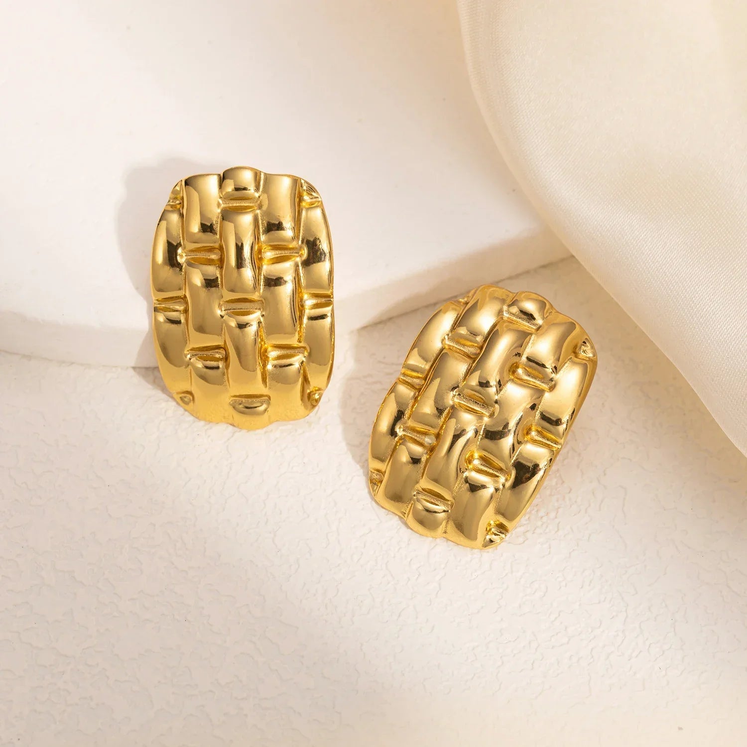 Vintage Gold Color Irregular Earrings - Piña Colada