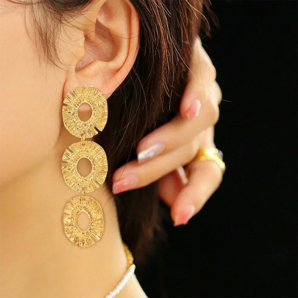 Elegant Gold Irregular Geometric Flower Drop Earrings – Vintage Statement Jewelry for Women - Piña Colada