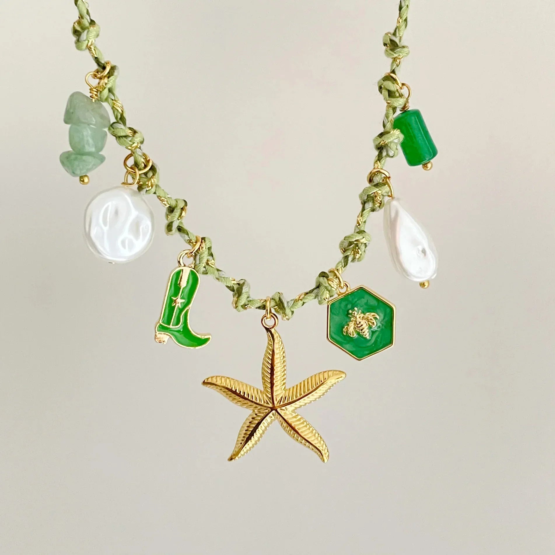 Beach Style Turtle & Starfish Pendant Necklace - Piña Colada