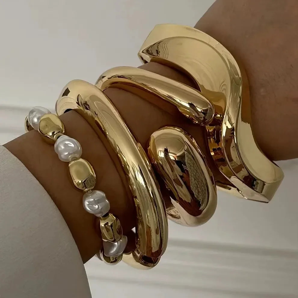 Vintage Metal Irregular Wave Twist Bracelet - Piña Colada