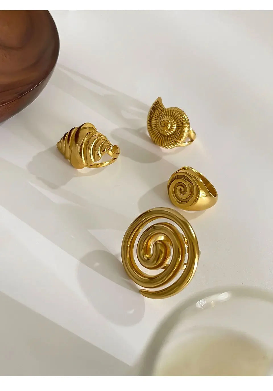 Conch Glossy Spiral Hollow Chunky Open Rings - Piña Colada