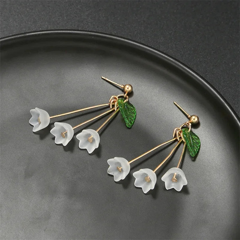 White Flower Tassel Earrings - Piña Colada
