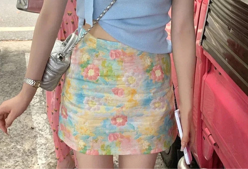 Elegant High-Waisted Mini Skirt - Piña Colada