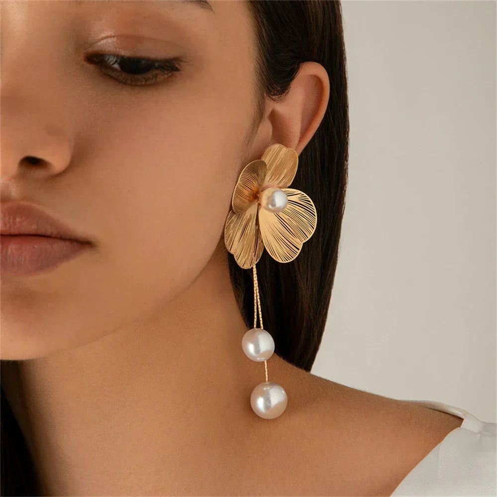 Elegant Pearl Flower Drop Earrings - Piña Colada