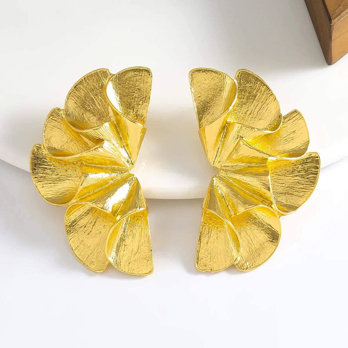 Elegant Gold Irregular Geometric Flower Drop Earrings – Vintage Statement Jewelry for Women - Piña Colada