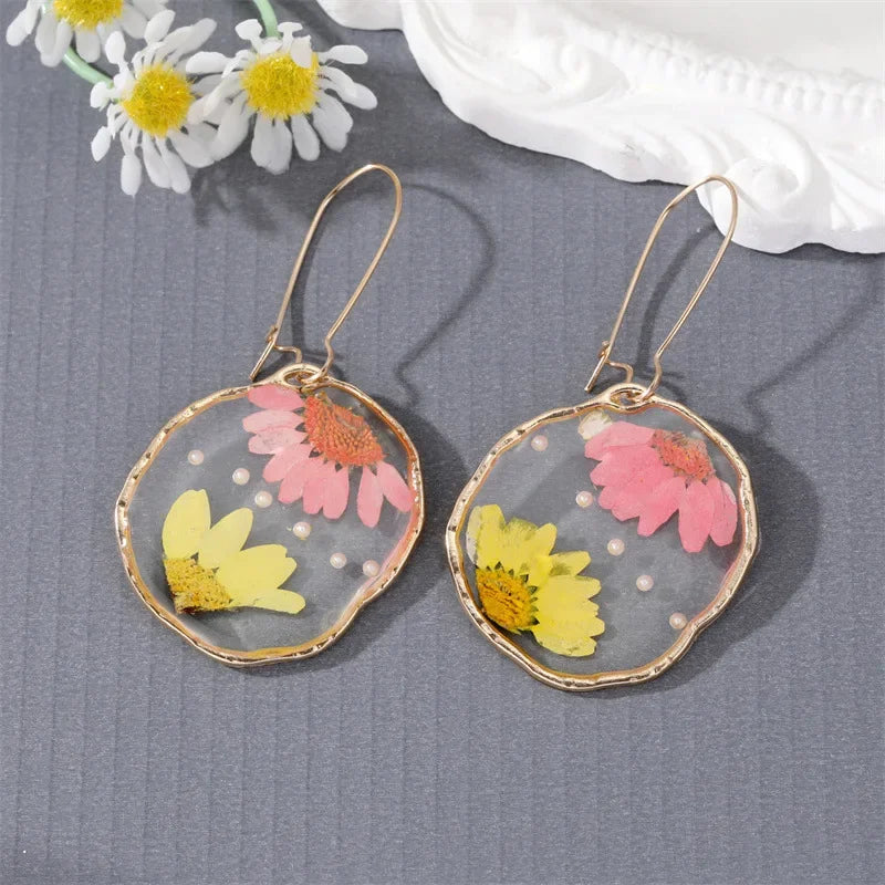 Natural Flower Dangle Earrings - Piña Colada