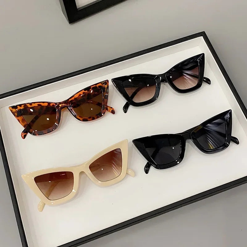 Trendy Cat Eye Mirror Sunglasses for Women - Piña Colada
