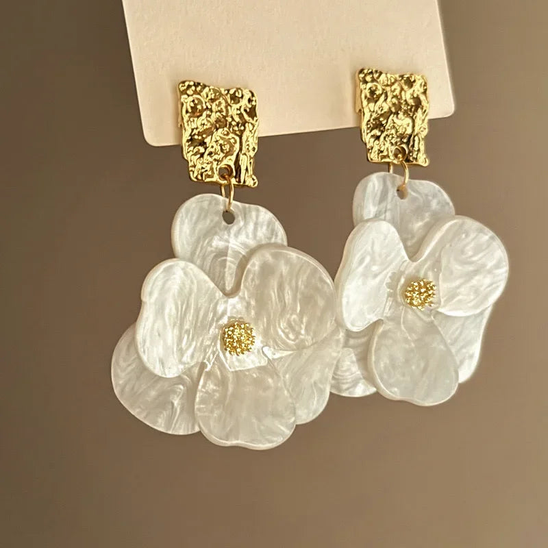 Vintage Acrylic Flower Petal Pendant - Piña Colada