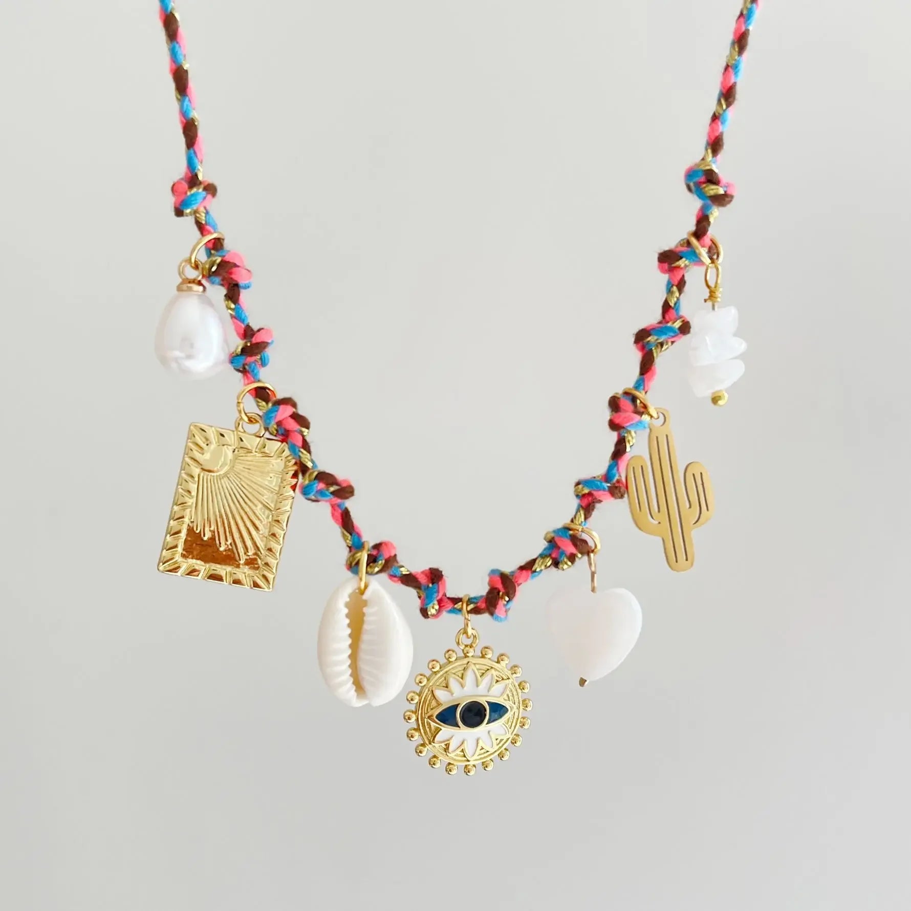 Beach Style Turtle & Starfish Pendant Necklace - Piña Colada