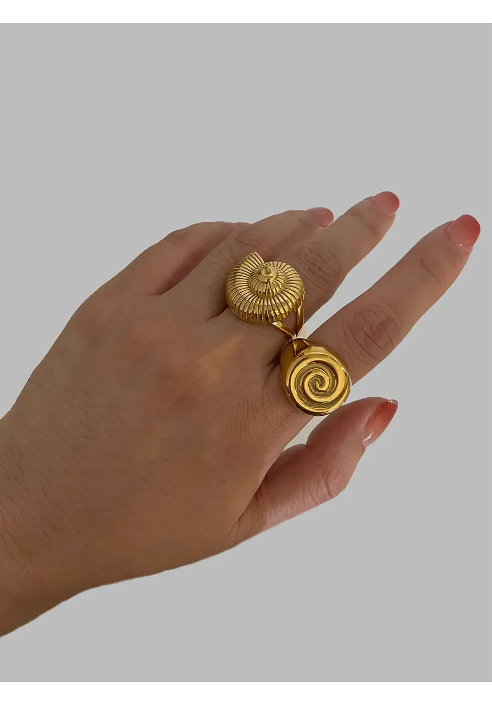 Conch Glossy Spiral Hollow Chunky Open Rings - Piña Colada