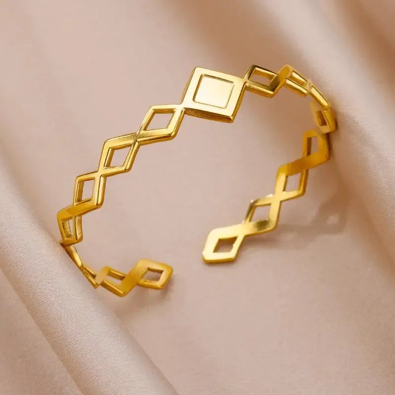 18K Gold-Plated Stainless Steel Cuff Bracelet for Women - Piña Colada
