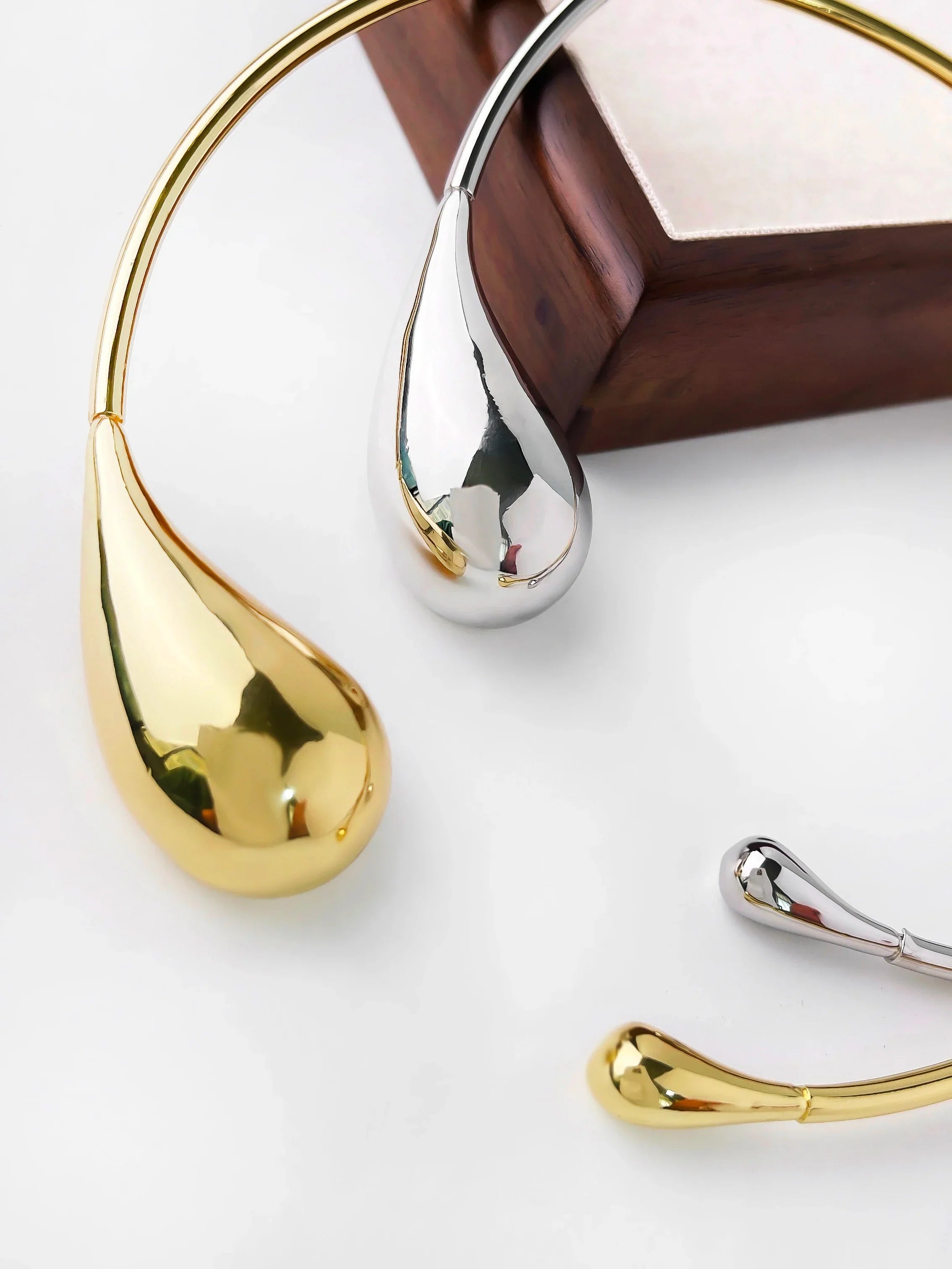 Irregular Chunky Water Drop Open Choker